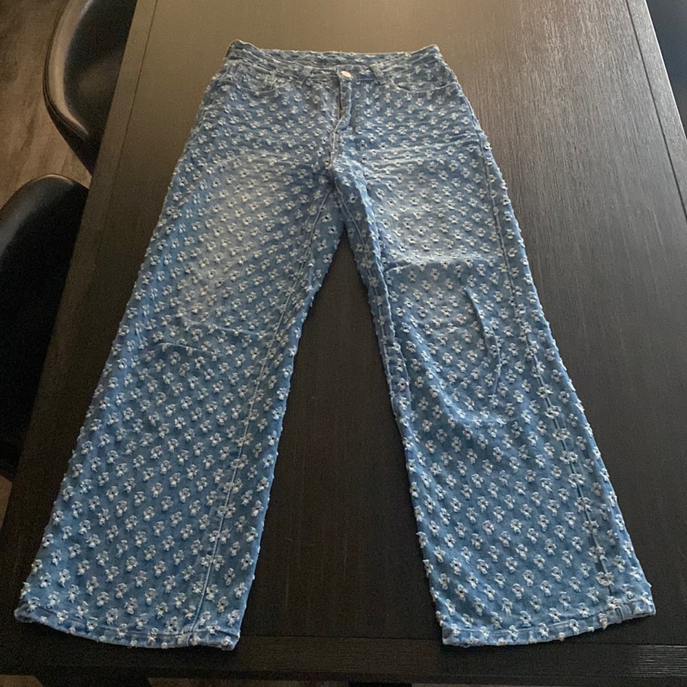 Shein high waisted pants with cute style. Size M